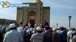 В священный праздник Курбан-айт в Лисаковске открылась новая мечеть
