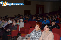 В Лисаковске почтили память жертв политических репрессий и голодомора В Лисаковске почтили память жертв политических репрессий и голодомора