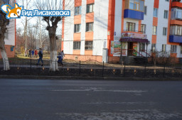 Ограждение по ул.Темирбаева: почему перекрыты некоторые привычные пешеходные переходы Ограждение по ул.Темирбаева: почему перекрыты некоторые привычные пешеходные переходы