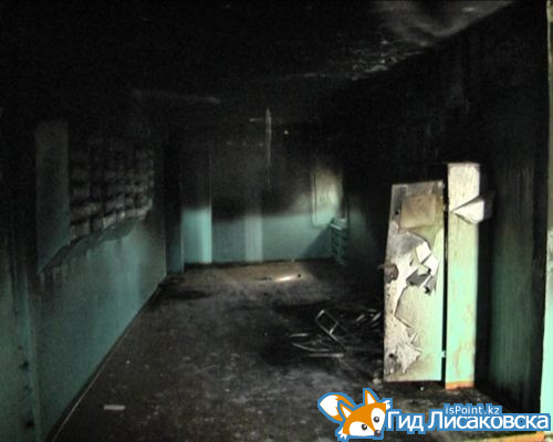В Лисаковске пожар оставил жилой дом без света
